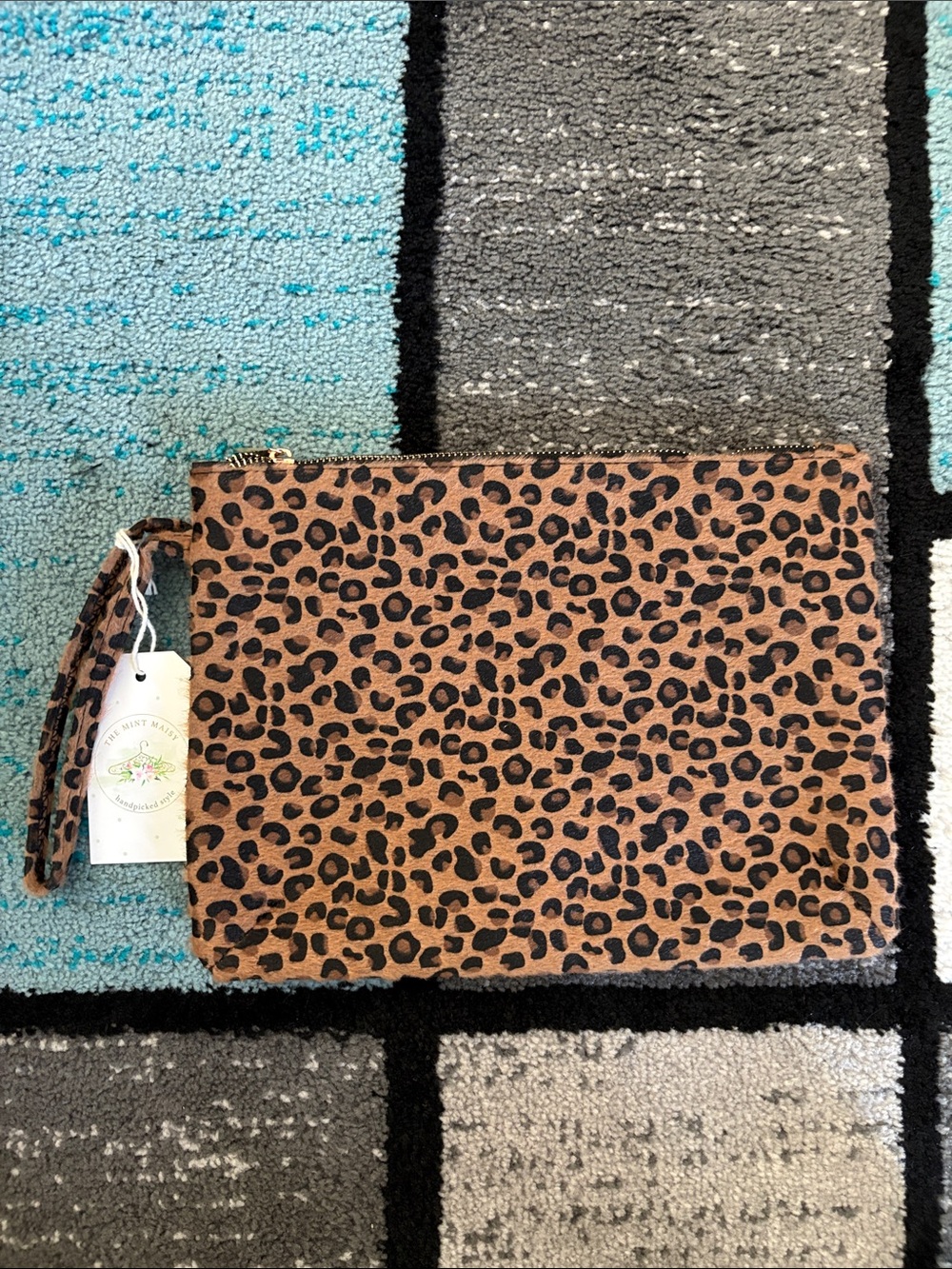 Large Medium Brown/Black Textured Cheetah Print Wristlet Pouch